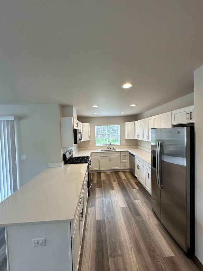Building Photo - Lilac Duplex