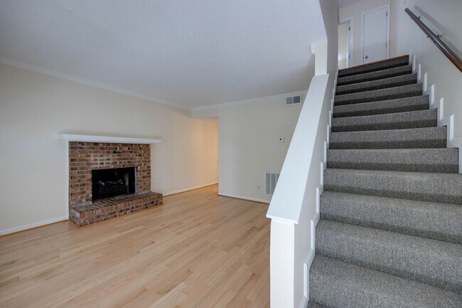 Building Photo - 2604B Belcourt Ave