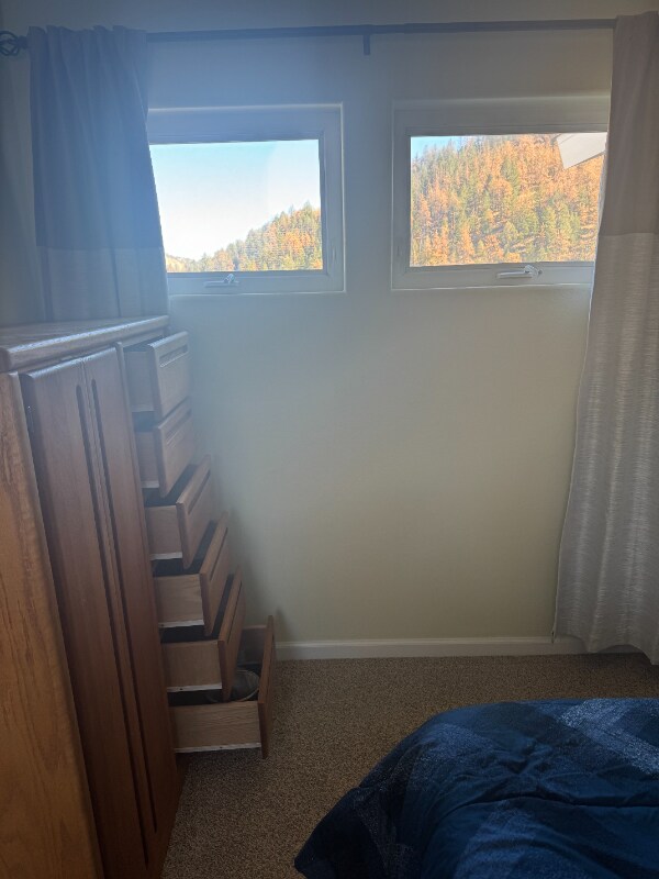 Foto del edificio - 626 Pines Slope Rd