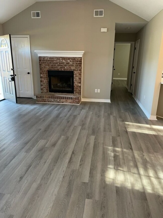 Foto del edificio - 3-Bedroom 2-Bath Home in the Ocean Springs School District