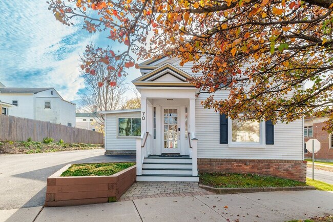 Foto del edificio - 70 Lake Ave