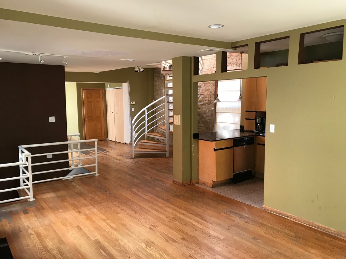 Piso principal - 2323 N Lister Ave