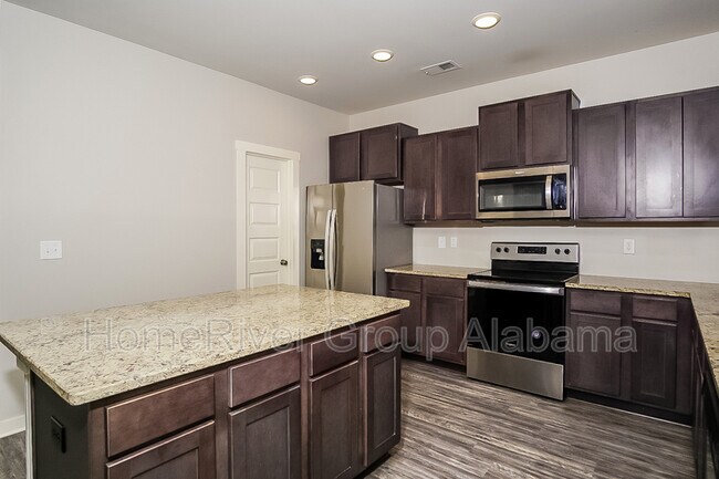 Building Photo - 26076 Valley Ridge Rd
