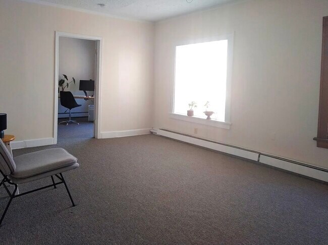 Foto del edificio - 15301 Waterloo Rd