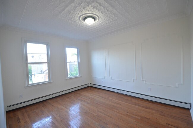 Foto del edificio - 241 Randolph Ave