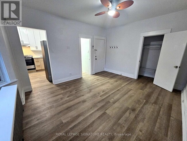 Building Photo - 534 Dovercourt Rd