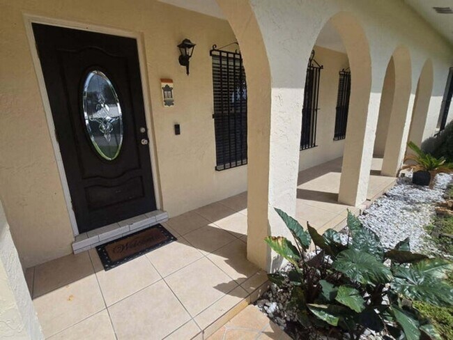 Foto del edificio - 6504 Heather Way