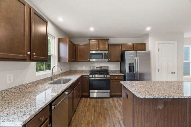 Building Photo - Beautiful White House Home | Granite Counters, Gas Range & One-Level Living