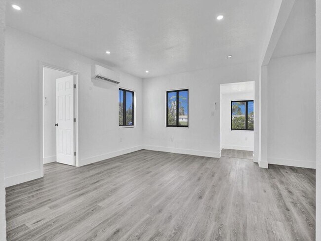 Foto del edificio - 940 SW 28th St