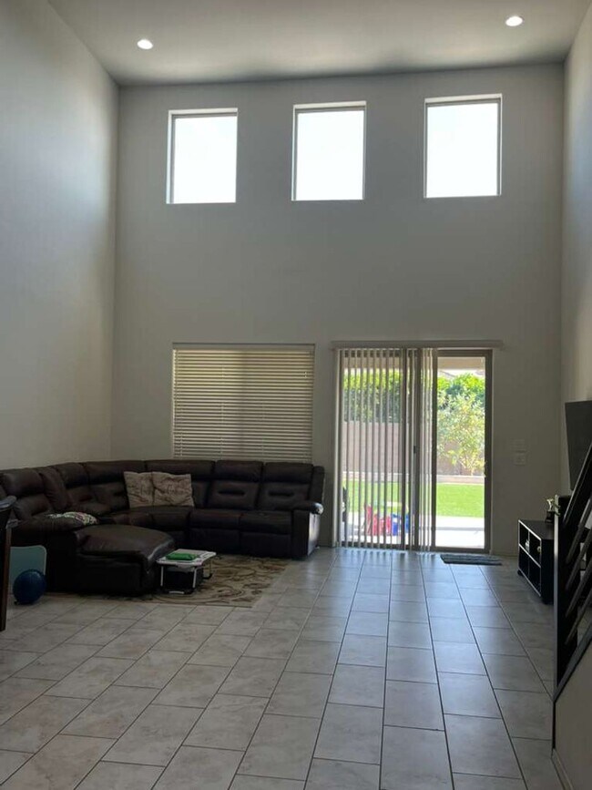 Foto del edificio - Gorgeous 4 Bed 3.5 Bath Peoria home with EV charging