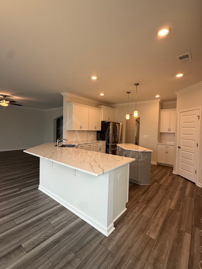 Building Photo - 143 Brockway Dr