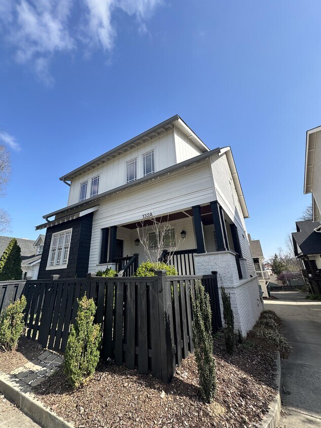 132A Woodmont Blvd, Nashville, TN 37205 House Rental in Nashville, TN