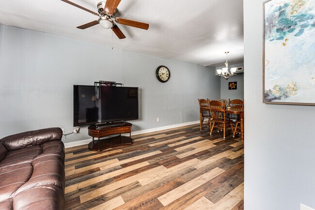 Foto del edificio - 4731 Sanders Ave