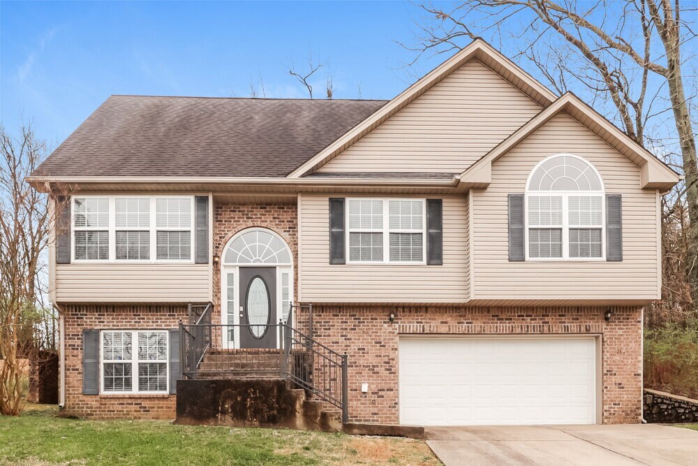 Primary Photo - 209 St Martins Ln