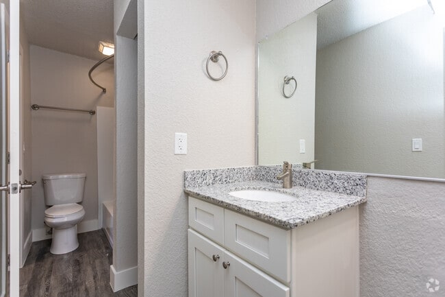 2BR, 1BA - 841SF - Sedona Ridge Apartments