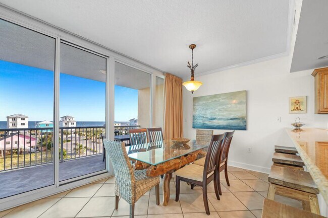 Foto del edificio - 1524 W Beach Blvd