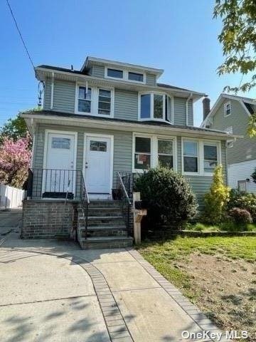 Primary Photo - 146 Lyon Pl