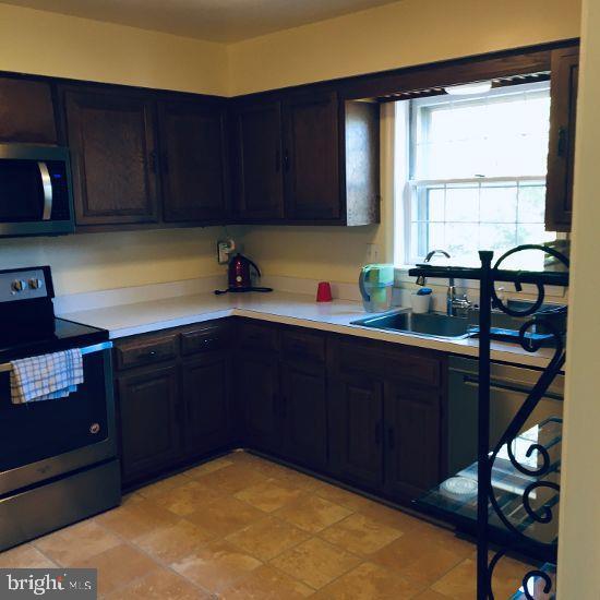 Foto del edificio - 9232 Annhurst St