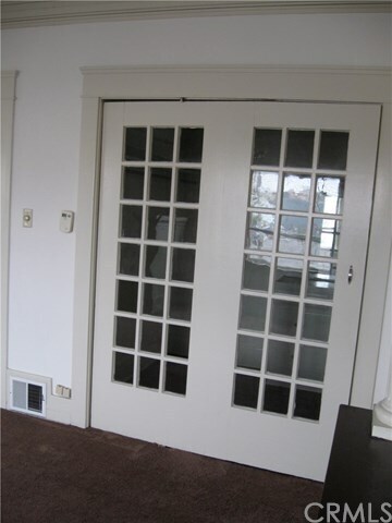 Foto del edificio - 303 W 4th St