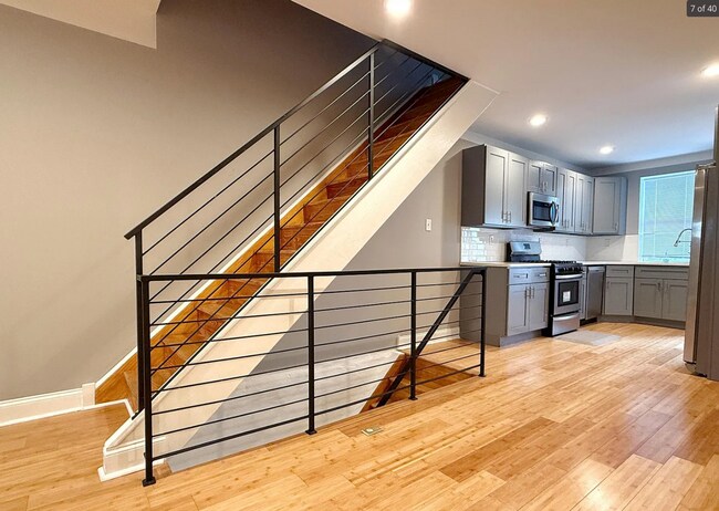 Foto del edificio - Modern Luxury Meets Urban Charm
