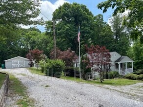 Building Photo - 1624 Duncan Rd