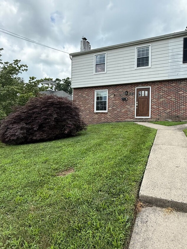 Primary Photo - 3 Bd/1.5 Bath Twin Home in Perkasie Boro