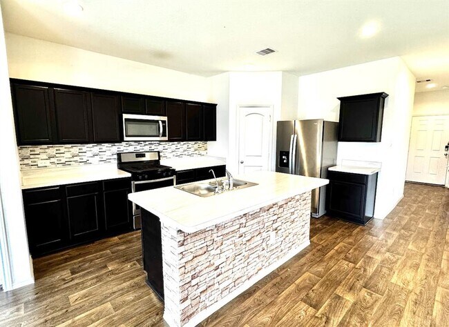 Foto del edificio - 5238 Bay Mdws Ln