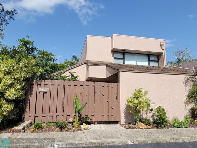 Foto del edificio - 971 NW 122nd Terrace