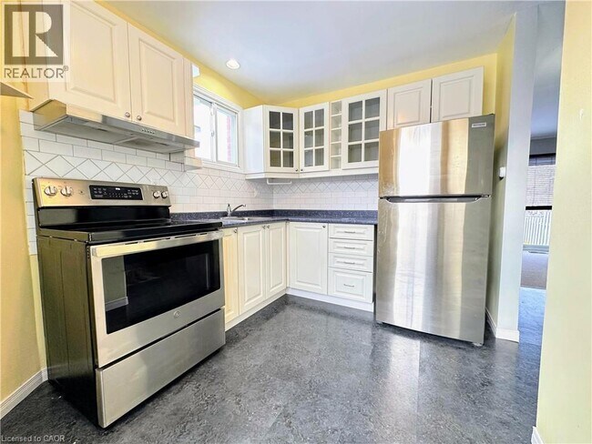 Building Photo - 11 Norman Ln