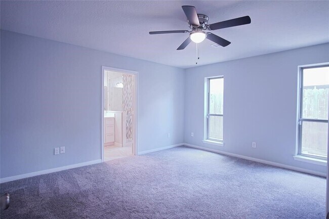 Foto del edificio - 15827 Echo Canyon Dr