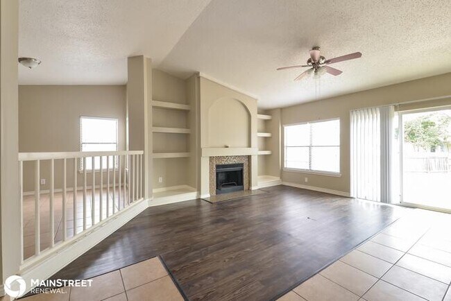 Building Photo - 7938 Sonny Rdg, San Antonio, TX 78244