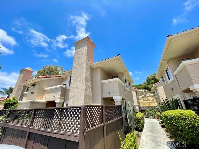 Building Photo - 600 Sea Cliff Way