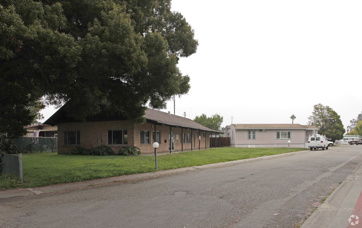 Primary Photo - Pleasure Point Mobile Manor