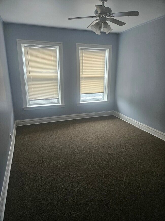 Foto del edificio - 7829 S Essex Ave