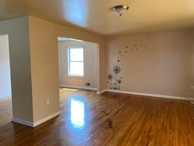 Living Room - 48 N Whittier St