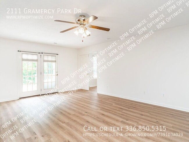 Foto del edificio - 2111 Gramercy Park Dr