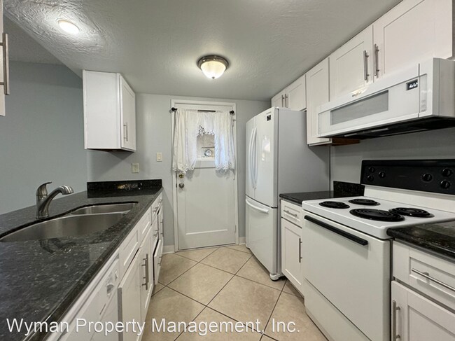 Building Photo - 2 br, 1.5 bath House - 3464 Willis Dr.