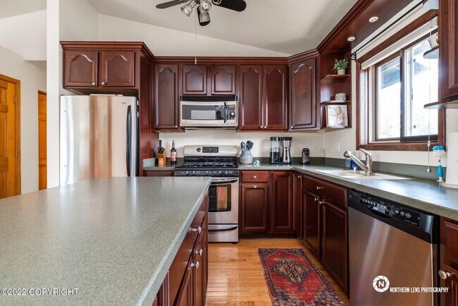Foto del edificio - 7700 Bethany Cir