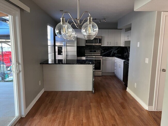 Foto del edificio - Beautiful Single-Family Home for Rent in Springville!