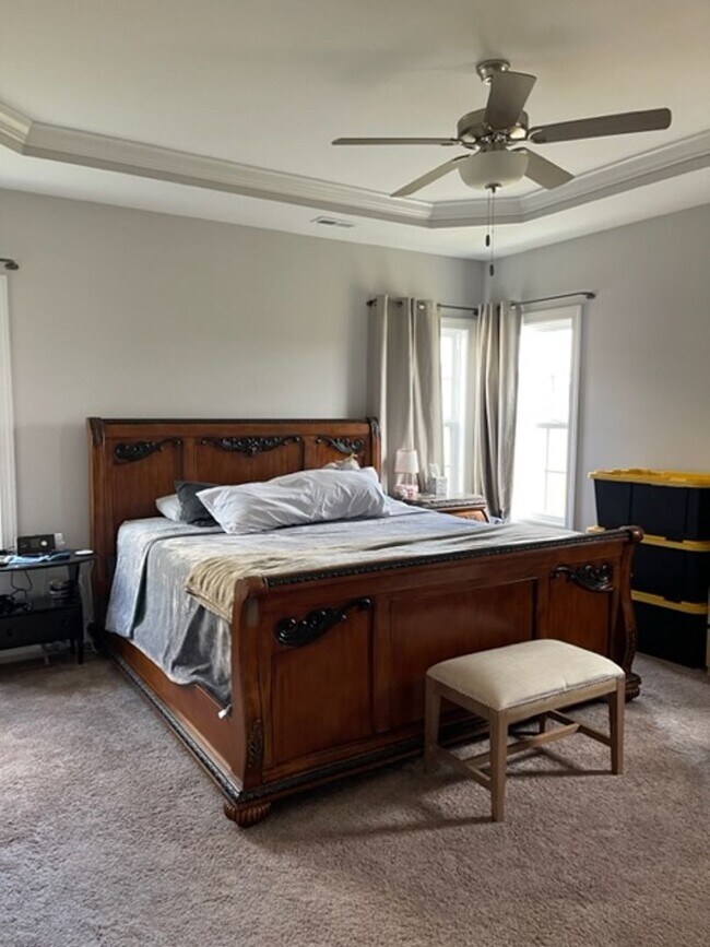 Building Photo - FIVE Bedroom in Oyster Landing