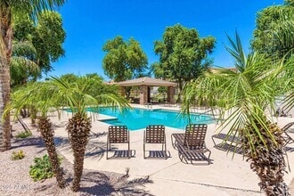 Building Photo - 1345 S Owl Dr