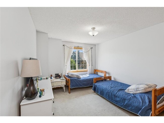 Building Photo - 8829 Branson Dr