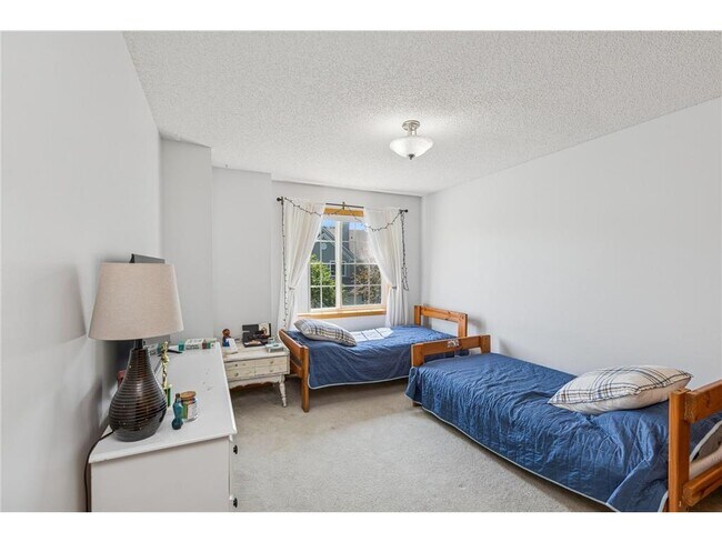 Foto del edificio - 8829 Branson Dr