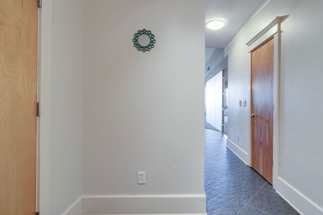 Building Photo - 202 GE Patterson Ave