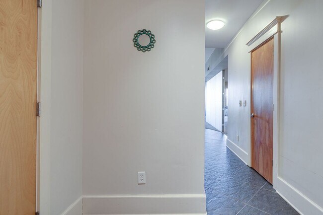 Building Photo - 202 GE Patterson Ave