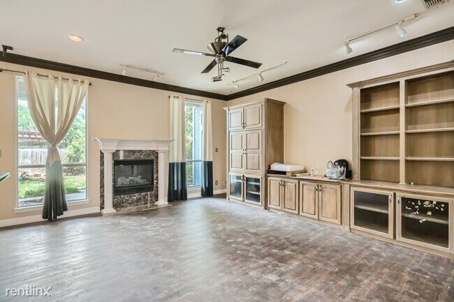 Foto del edificio - 4 br, 4 bath House - 2859 Fairway Dr UNIT