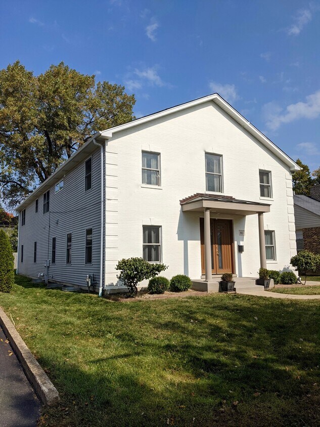 Foto principal - 861 Driscoll Ct