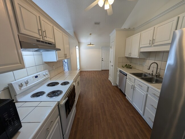 Building Photo - 192 Sugar Plum Dr