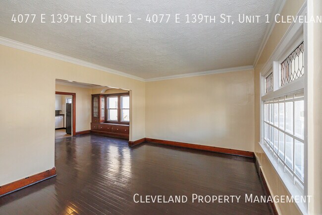 Building Photo - Renovated Cleveland Duplex