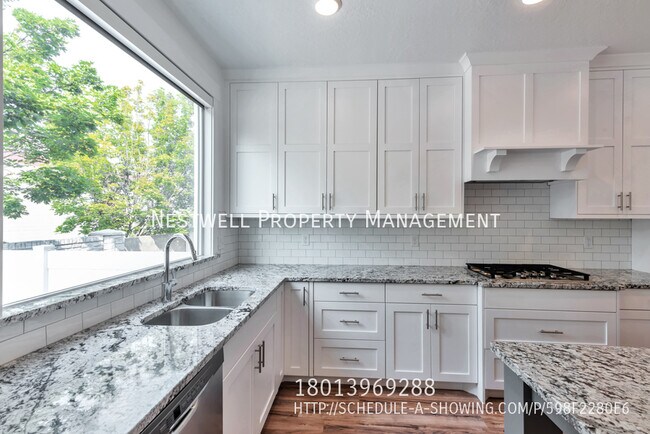 Building Photo - Mountain Views! Upgraded Highland Townhome!